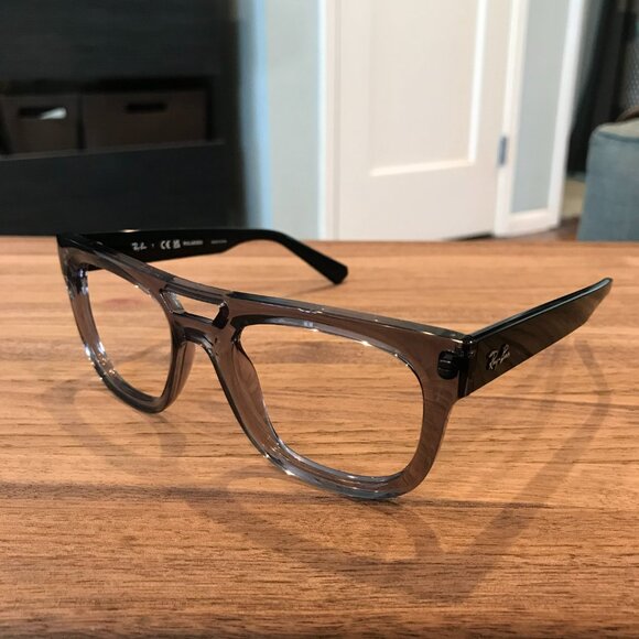 Ray-Ban RB4426 Phil Bio-Based Polished Transparent Grey - no lenses - Picture 4 of 9